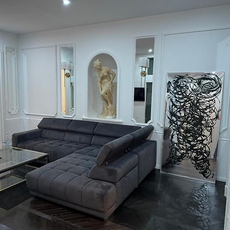 Luxurious Apartment In The Centre Of Вена Экстерьер фото