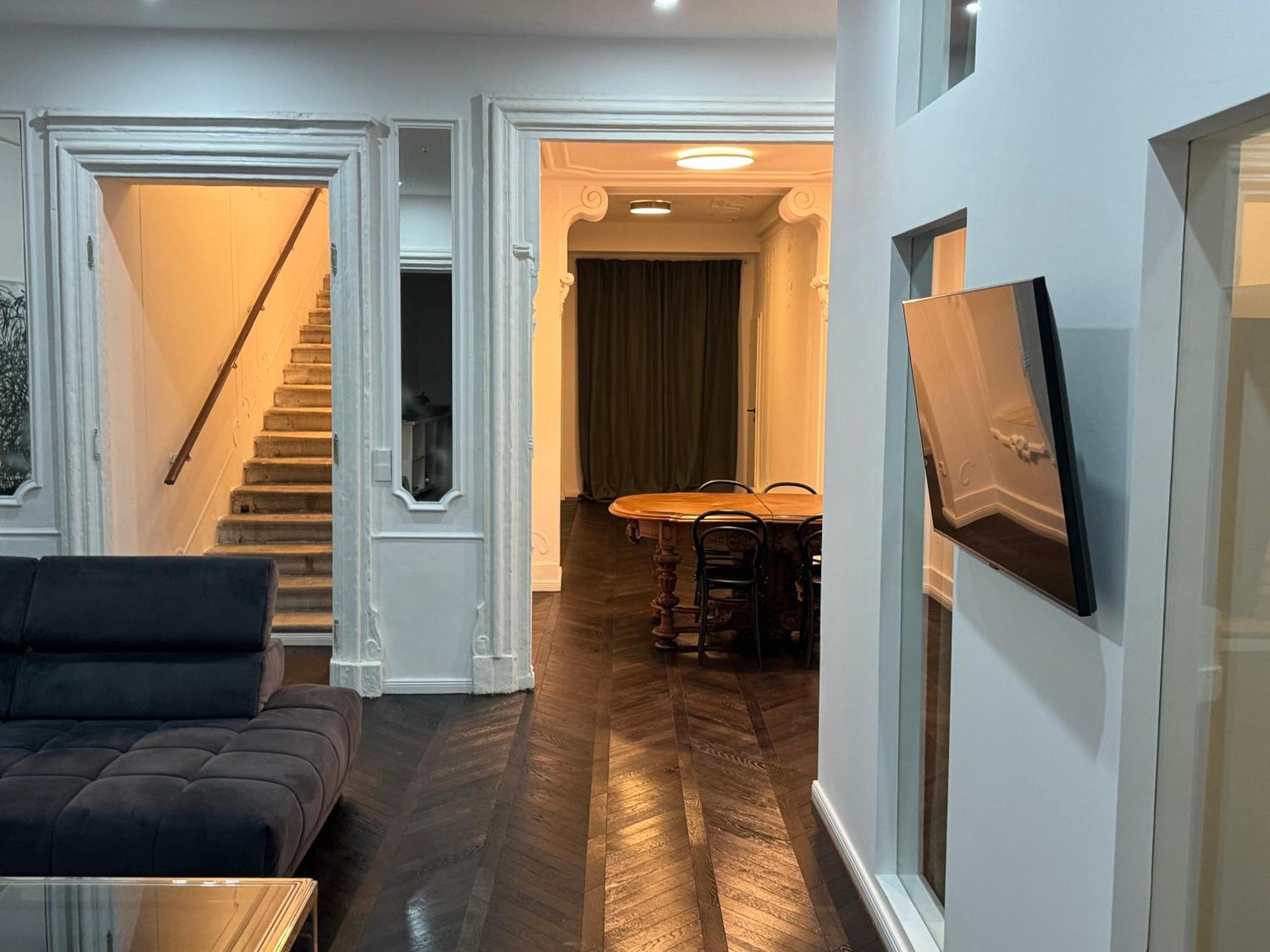 Luxurious Apartment In The Centre Of Вена Экстерьер фото