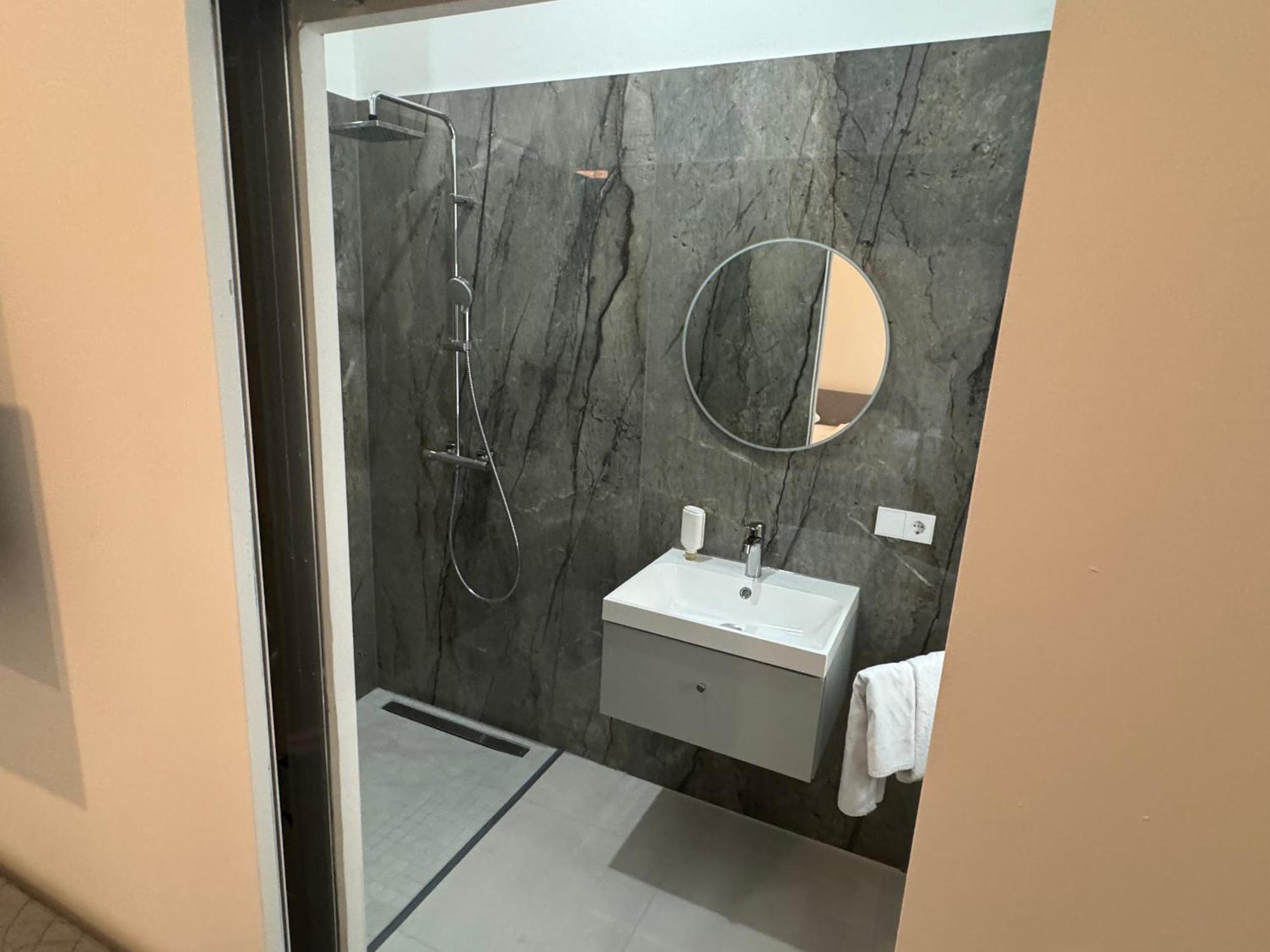 Luxurious Apartment In The Centre Of Вена Экстерьер фото